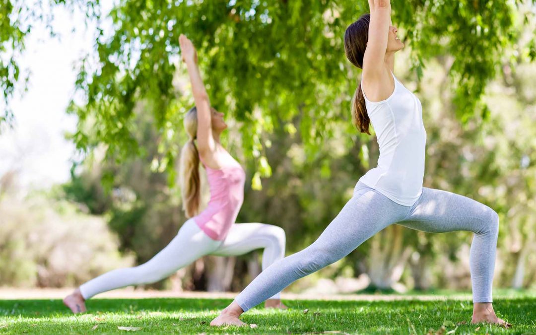 COURS DE YOGA ADULTES et YOGA PARENTS -ENFANTS DANS LES JARDINS DE LAVILLE ROSE -JUILLET ET AOUT 2020